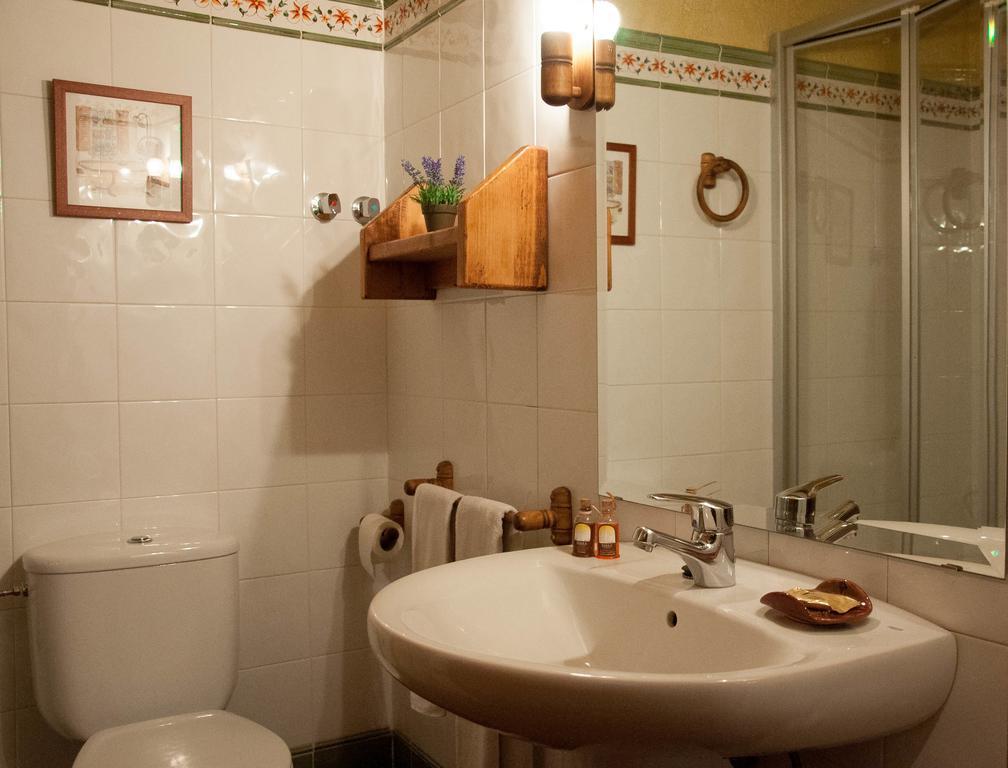 Sisquet Apartaments Erill la Vall Habitación foto