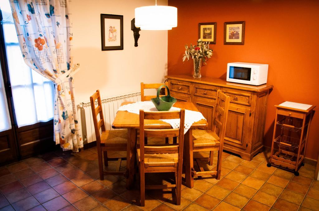 Sisquet Apartaments Erill la Vall Habitación foto